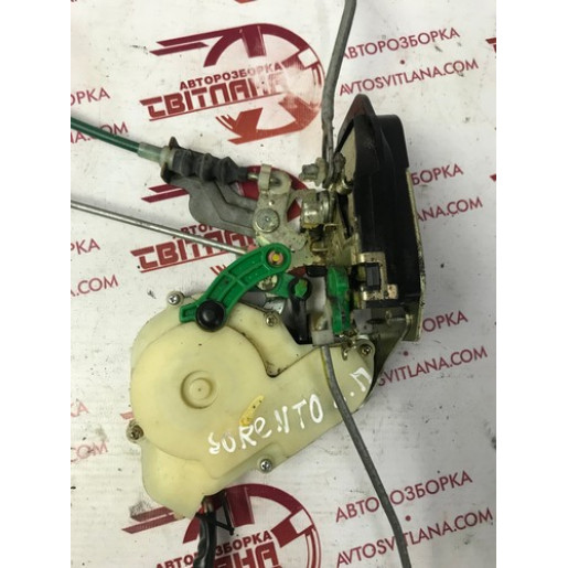 Замок двері передньої лівої Kia Sorento 2002-2009 813103E010